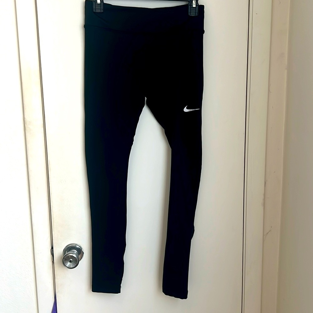 Black Nike dry fit leggings